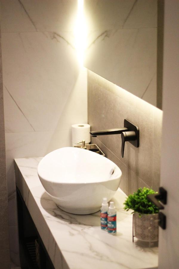 K58 Luxury Apartment Monastiraki Metro Station Acropolis Jacuzzi Athens Ngoại thất bức ảnh
